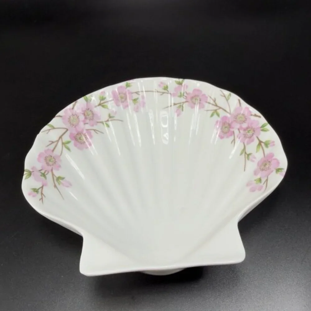 Porcelaine de Paris France Porcelain Shell Shaped Dish Plate Trinket Holder READ